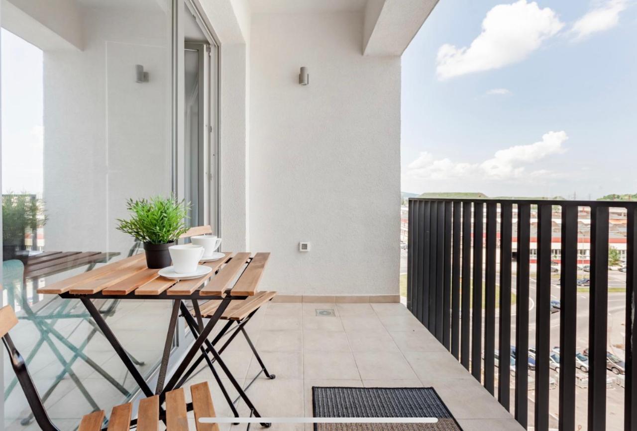 Appartement Modern Studio Coresi à Braşov Extérieur photo