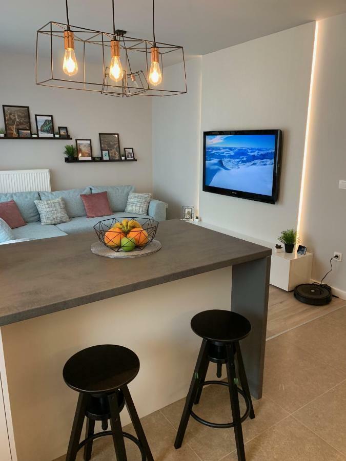 Appartement Modern Studio Coresi à Braşov Extérieur photo