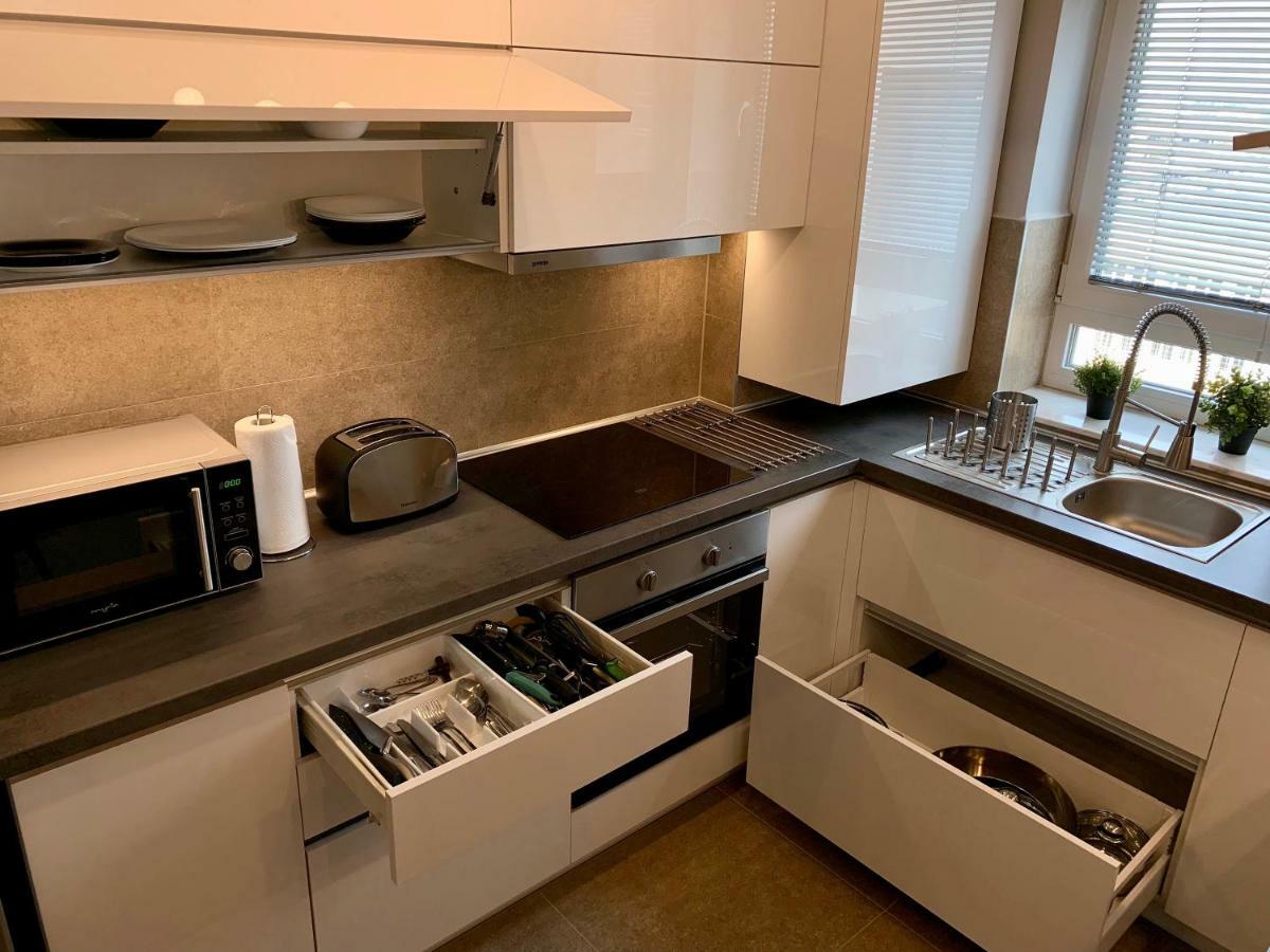 Appartement Modern Studio Coresi à Braşov Extérieur photo