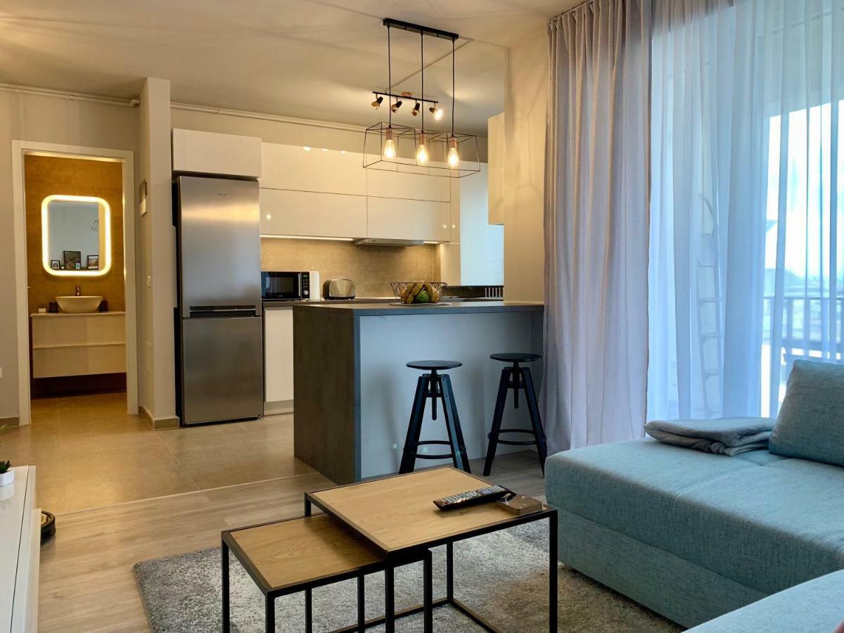 Appartement Modern Studio Coresi à Braşov Extérieur photo