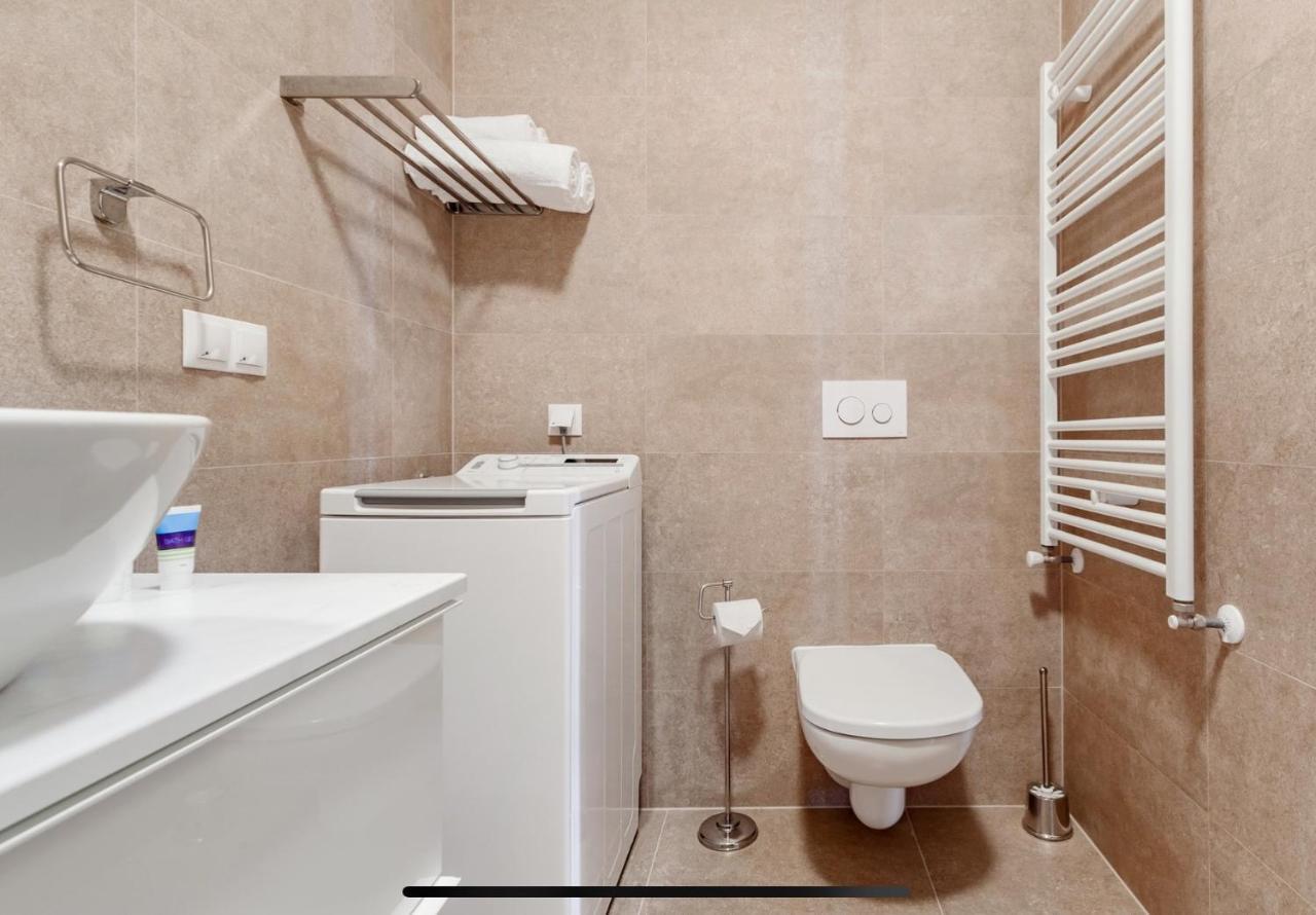 Appartement Modern Studio Coresi à Braşov Extérieur photo
